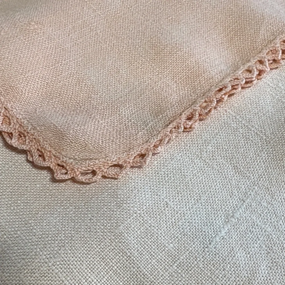 Peach Lace-Trimmed Napkins